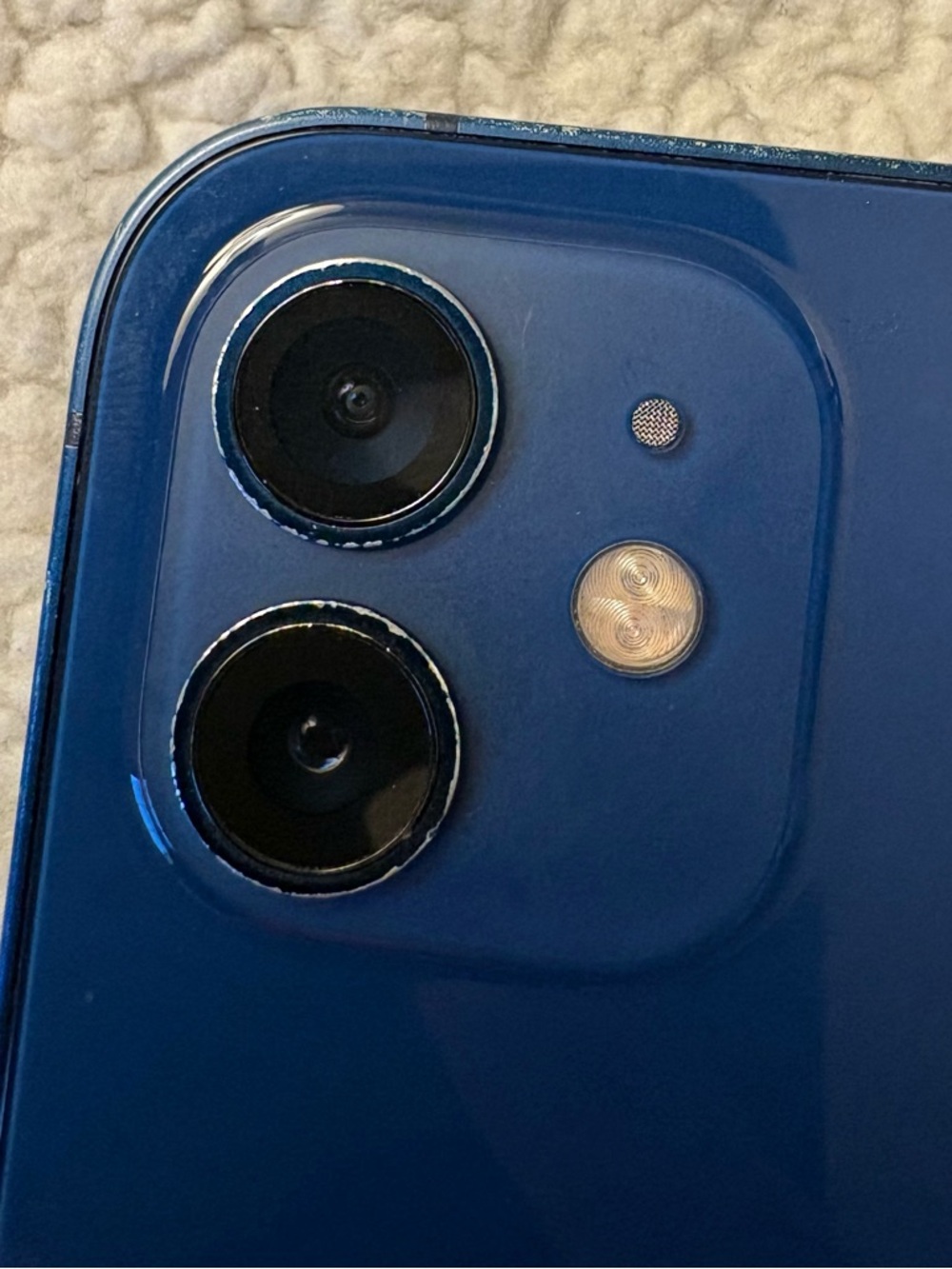 Apple iPhone 12 64 GB Blue - Picture 9 of 14